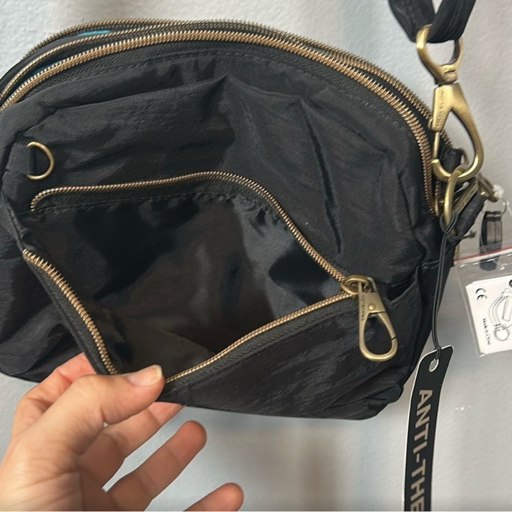 Travelon Black Crossbody Anti-Theft Nylon Bag - Picture 10 of 10
